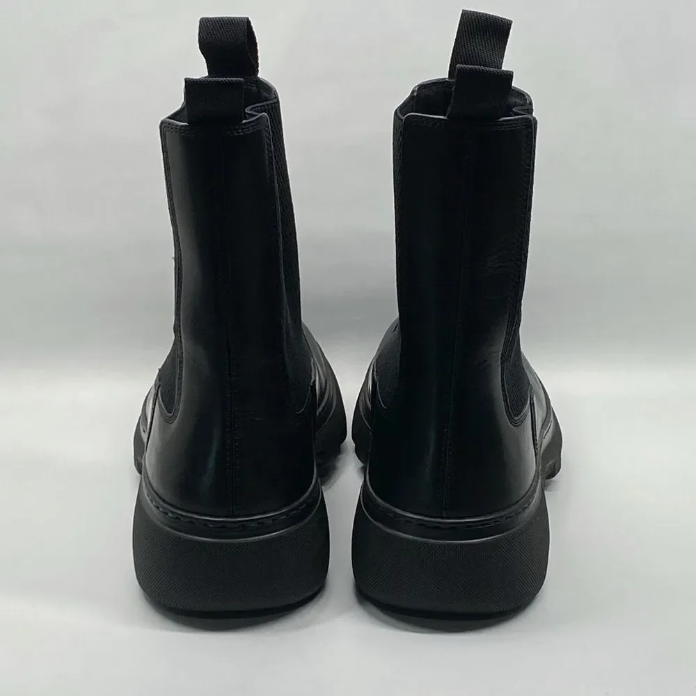 Burberry leather Chelsea boots size 43/us size 10